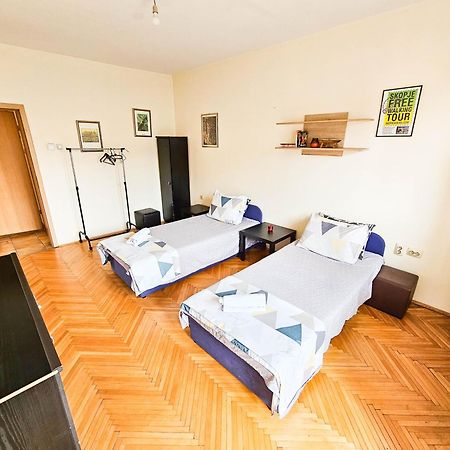 Rooftop Apartment At Mainsquare Скопие Екстериор снимка