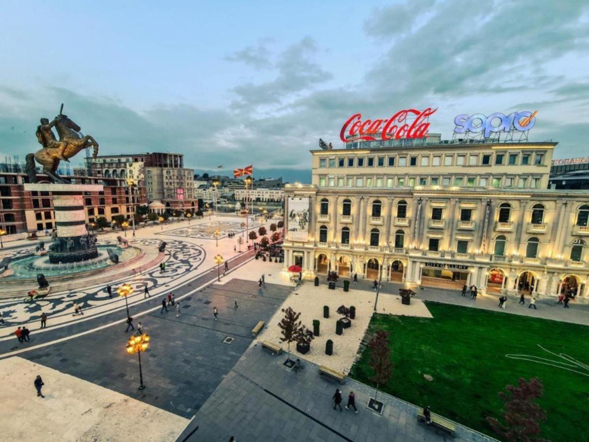 Rooftop Apartment At Mainsquare Скопие Екстериор снимка