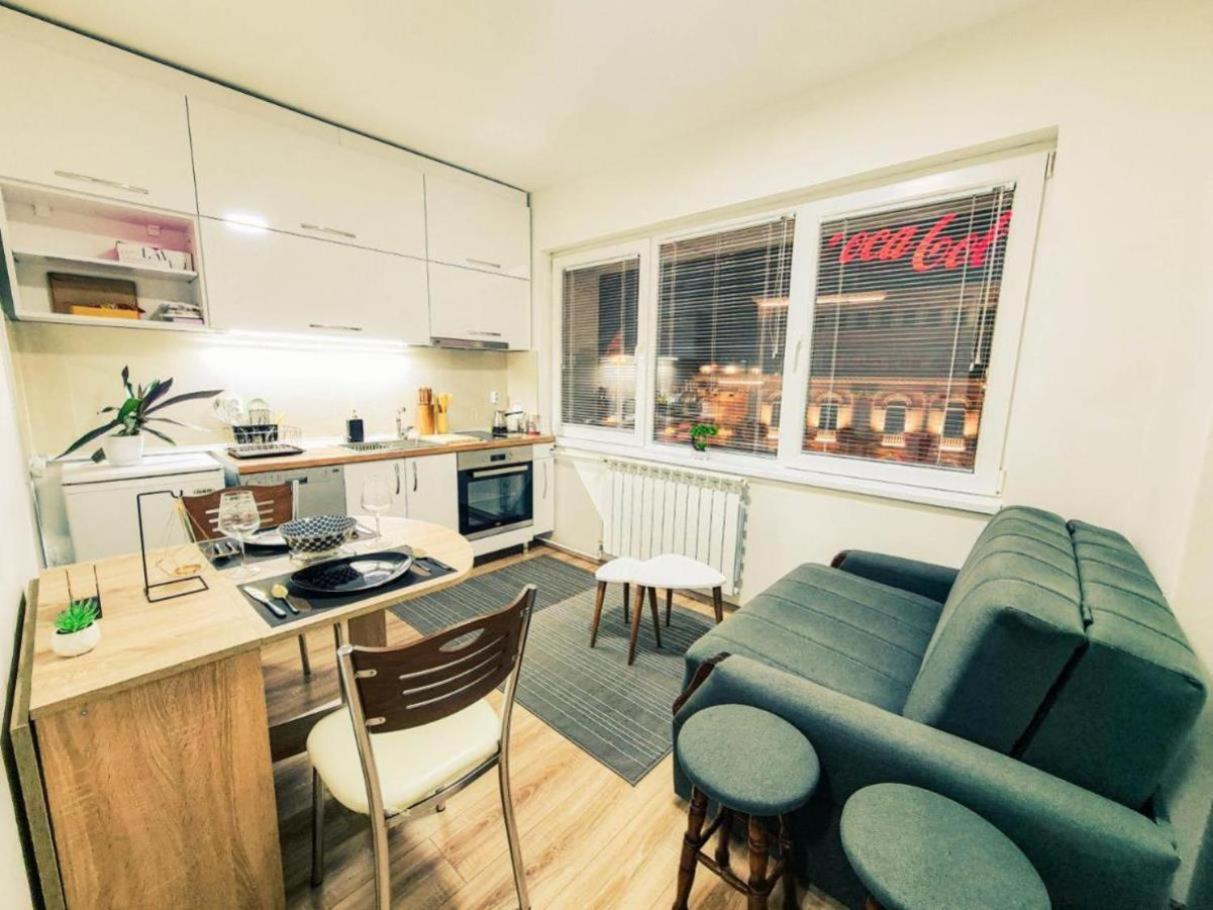 Rooftop Apartment At Mainsquare Скопие Екстериор снимка