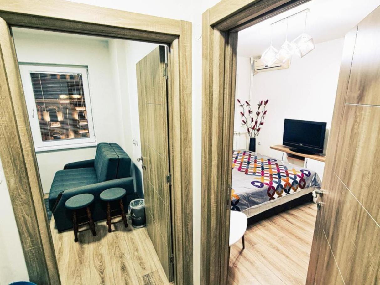 Rooftop Apartment At Mainsquare Скопие Екстериор снимка
