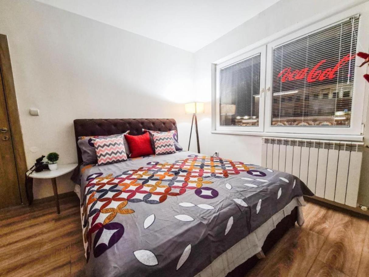 Rooftop Apartment At Mainsquare Скопие Екстериор снимка