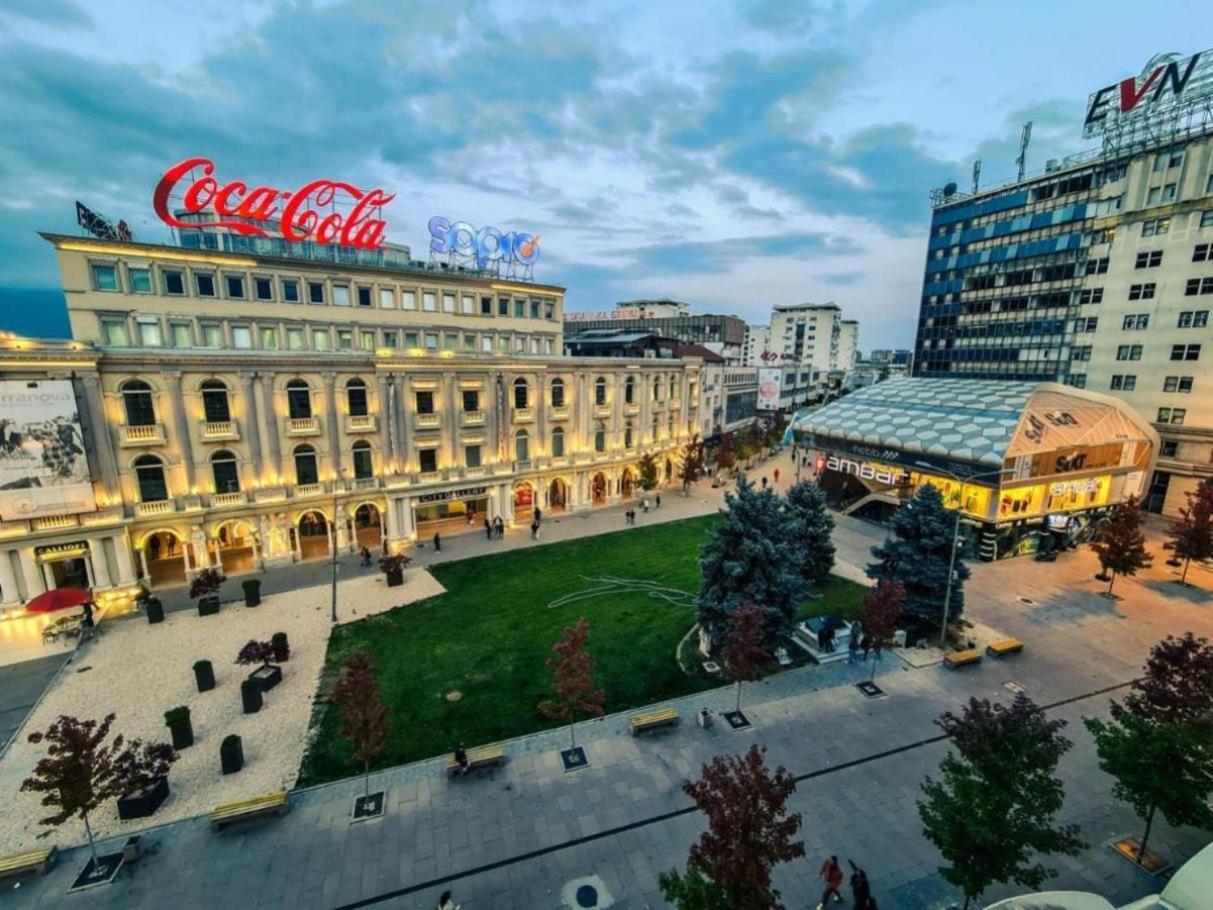 Rooftop Apartment At Mainsquare Скопие Екстериор снимка