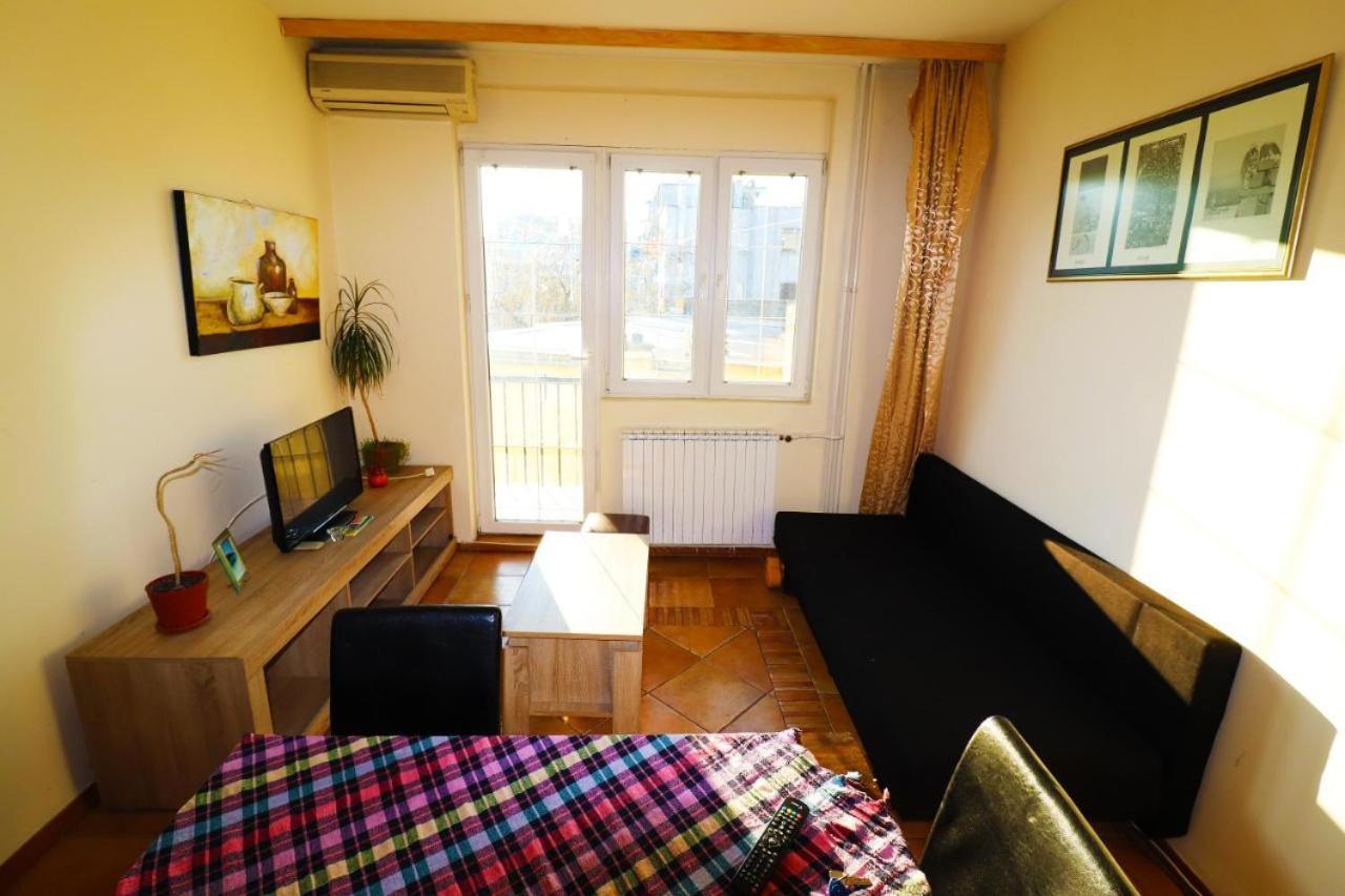 Rooftop Apartment At Mainsquare Скопие Екстериор снимка