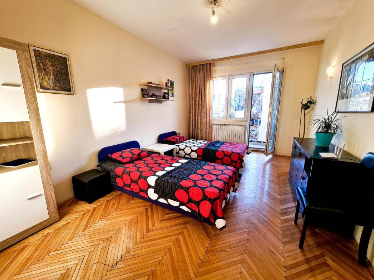 Rooftop Apartment At Mainsquare Скопие Екстериор снимка