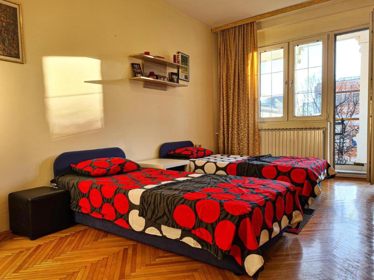 Rooftop Apartment At Mainsquare Скопие Екстериор снимка