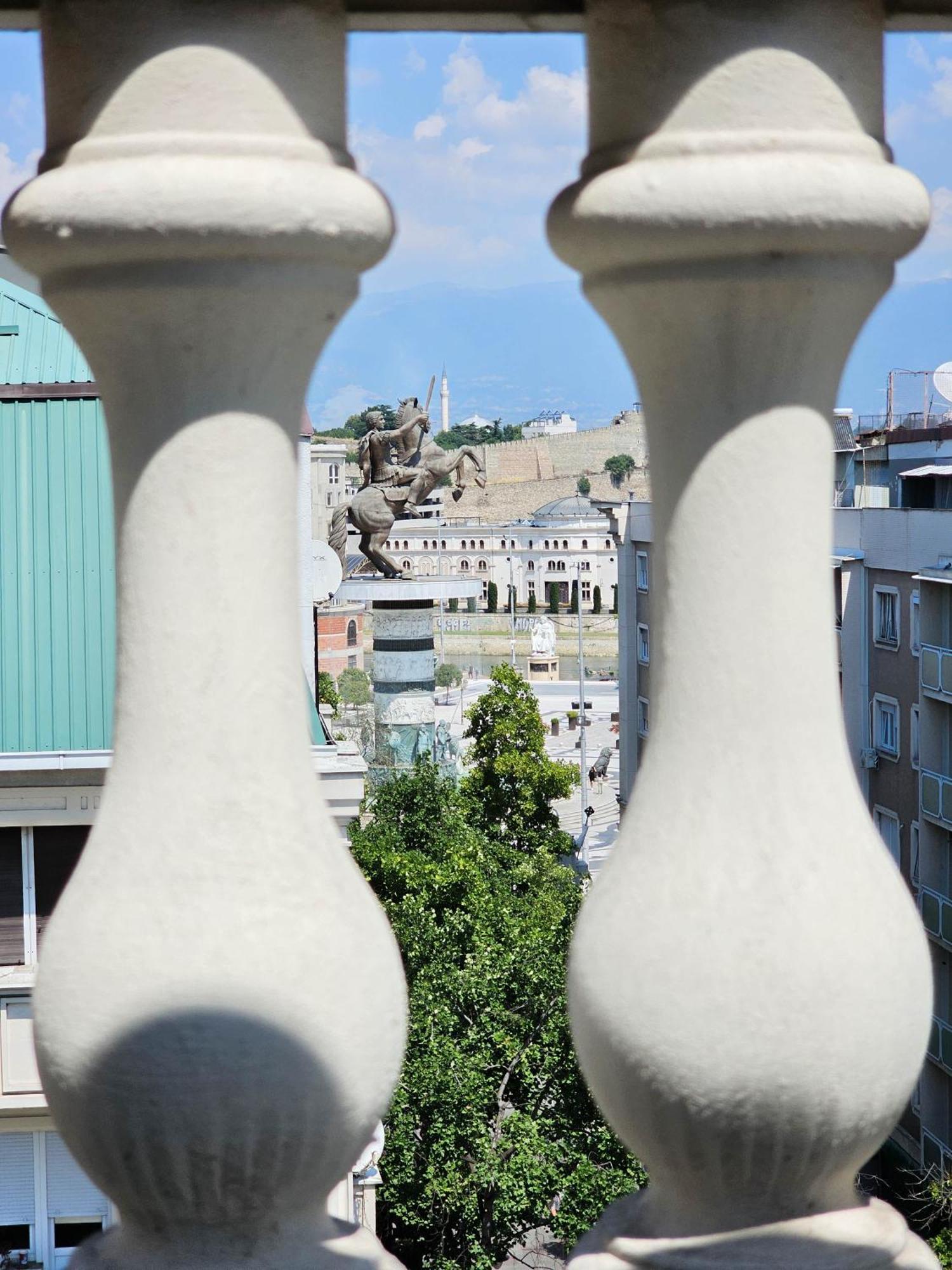 Rooftop Apartment At Mainsquare Скопие Екстериор снимка