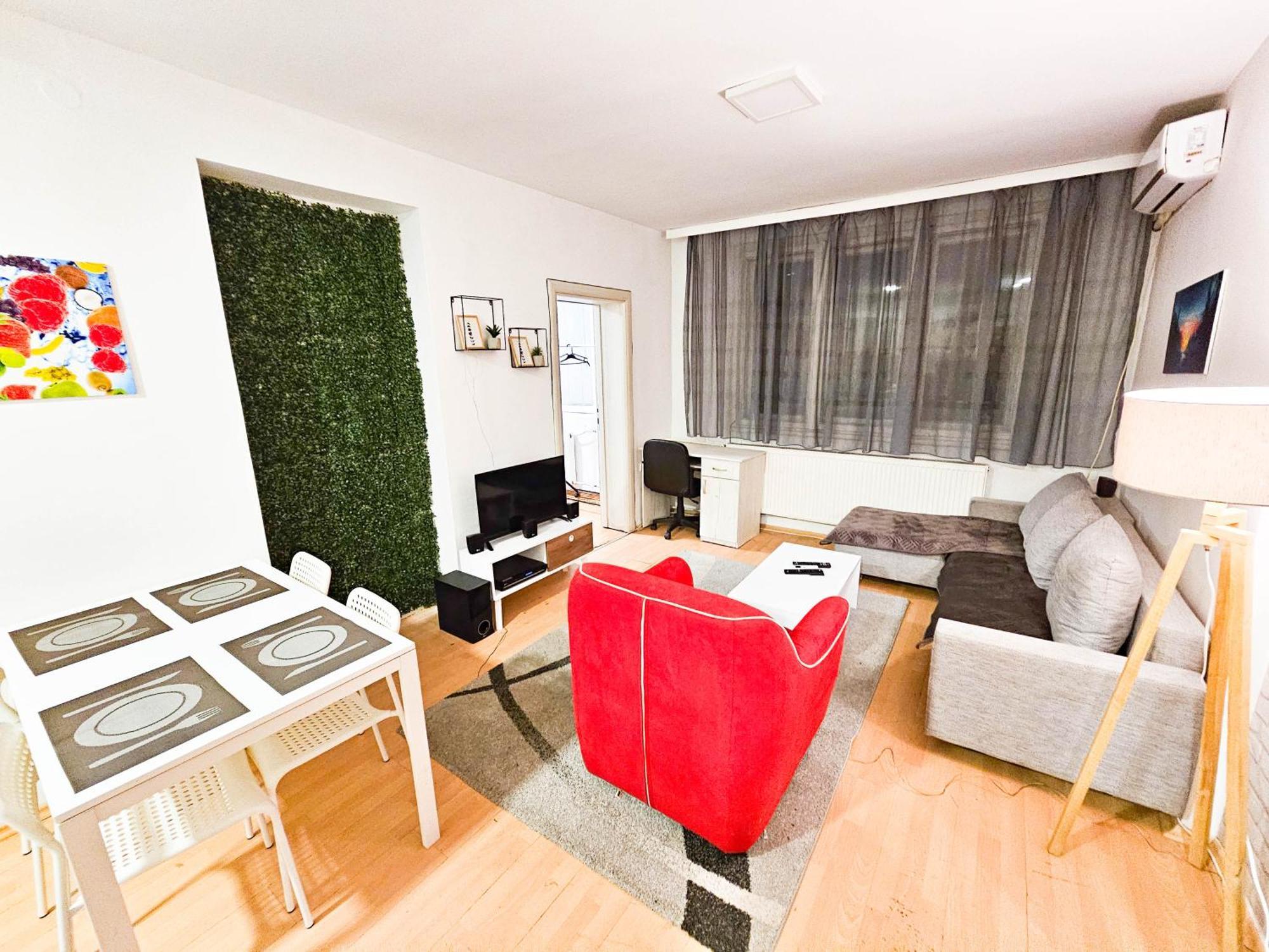 Rooftop Apartment At Mainsquare Скопие Екстериор снимка